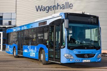 Der neue Fahrschulbus im Design der beiden Städte Ulm und Neu-Ulm