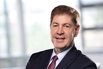 ZKW CEO Dr Wilhelm Steger Portrait