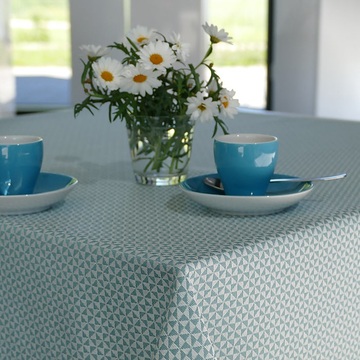 Tischwäsche „Triangolo“ schafft reduziert-modernen Look auf der Terrasse  
Waeschekrone Produkte 2022